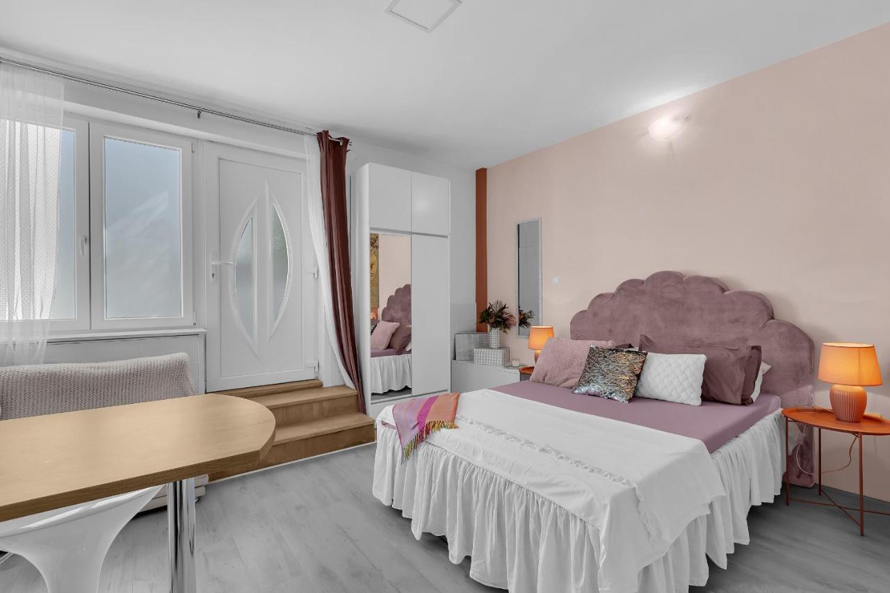Apartments Barbara Макарска Экстерьер фото
